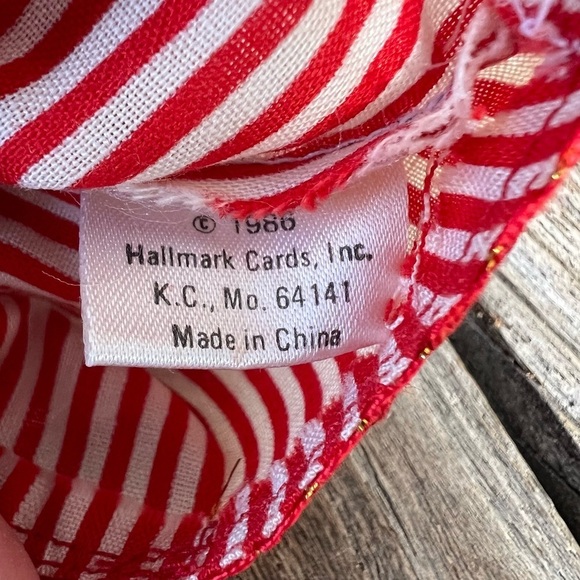 Vintage Hallmark Wooden Sleepy Santa Christmas Ornament Striped Pajamas 1986 - Picture 5 of 6